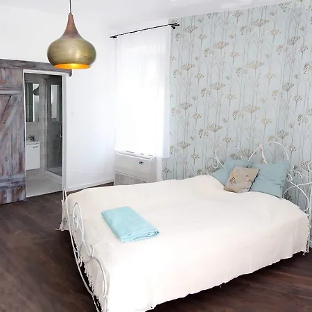 فندق مبيت وإفطار Vankos