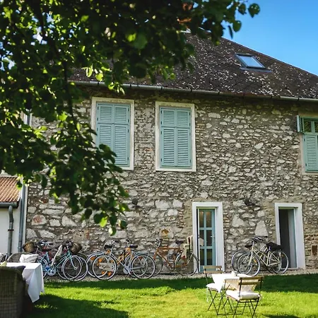Vankos Bed and Breakfast 2*