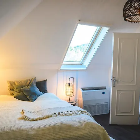 Vankos Bed and Breakfast