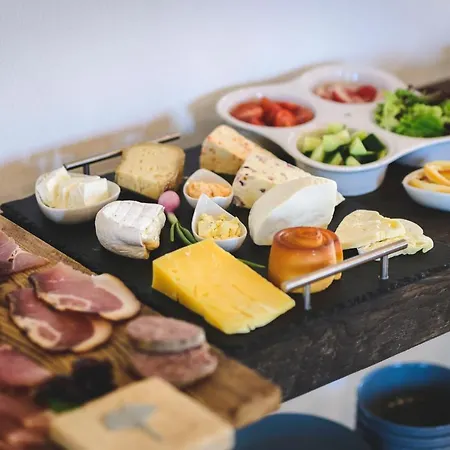 فندق مبيت وإفطار Vankos 3*