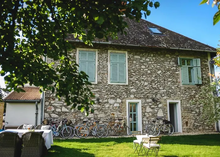 Vankos Bed & Breakfast 3*