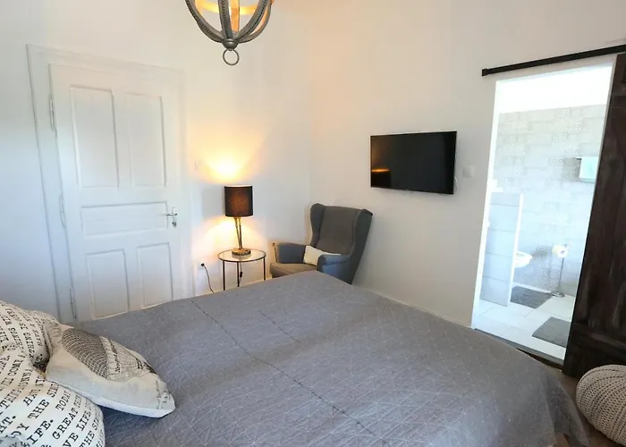 Vankos Bed & Breakfast