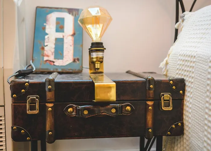 לינה וארוחת בוקר Vankos 3*