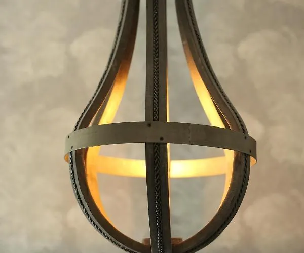 לינה וארוחת בוקר Vankos 3*