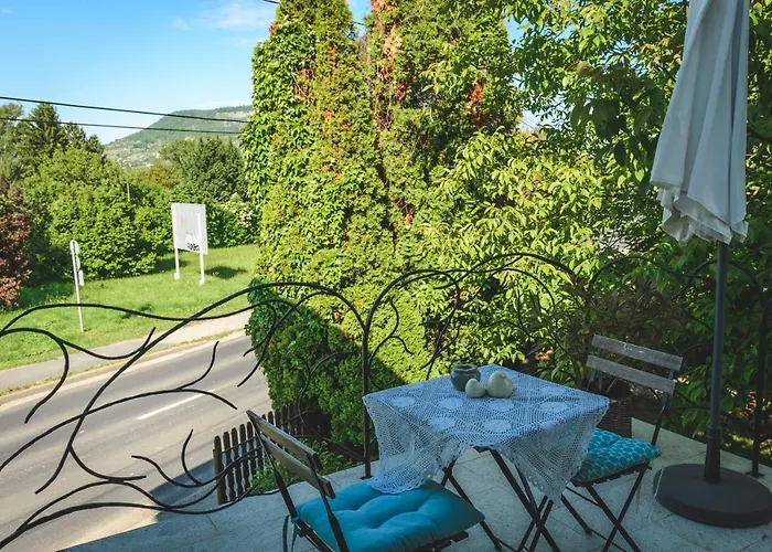 Vankos Bed & Breakfast 3*